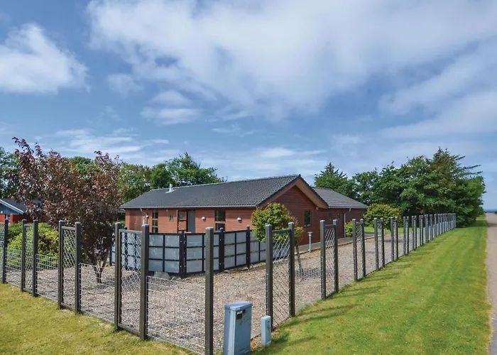 Three-bedroom In Hébergement de vacances *
