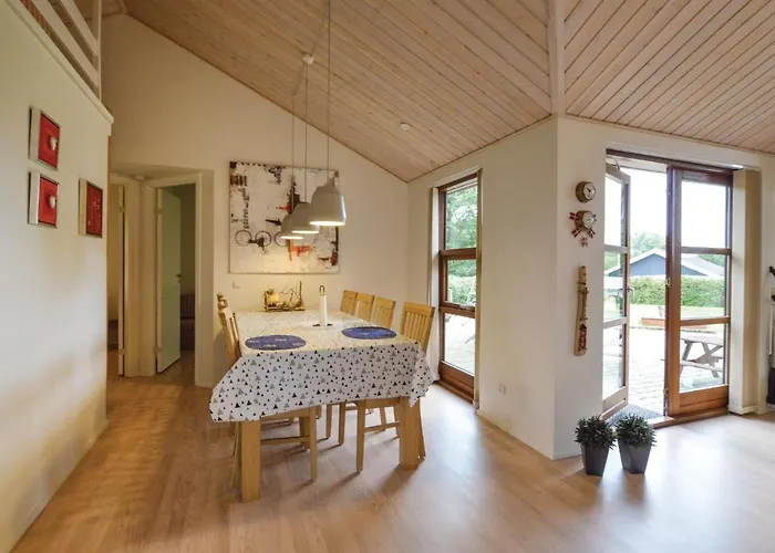 Three-bedroom In * Vinderup